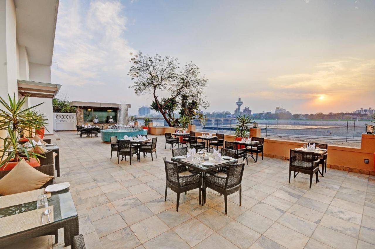 Lemon Tree Premier “The Atrium” Ahmedabad Hotel Luaran gambar
