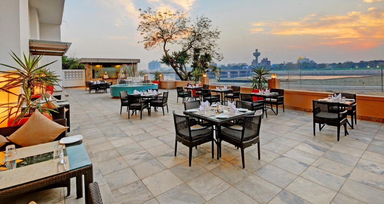 Lemon Tree Premier “The Atrium” Ahmedabad Hotel Luaran gambar