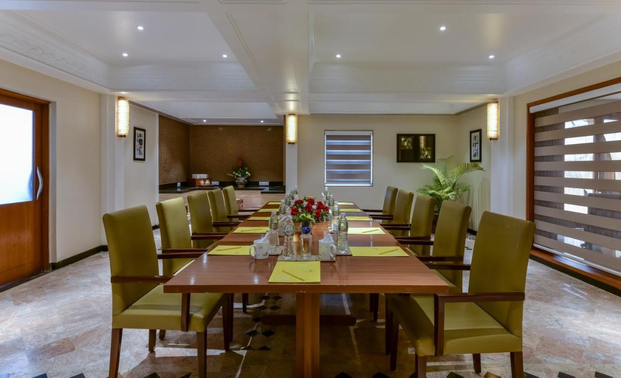 Lemon Tree Premier “The Atrium” Ahmedabad Hotel Luaran gambar