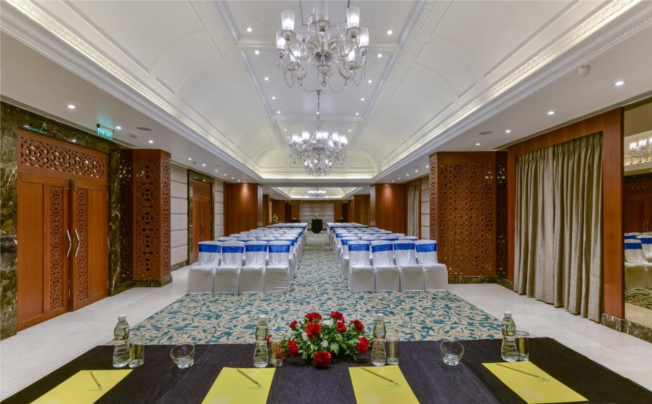 Lemon Tree Premier “The Atrium” Ahmedabad Hotel Luaran gambar