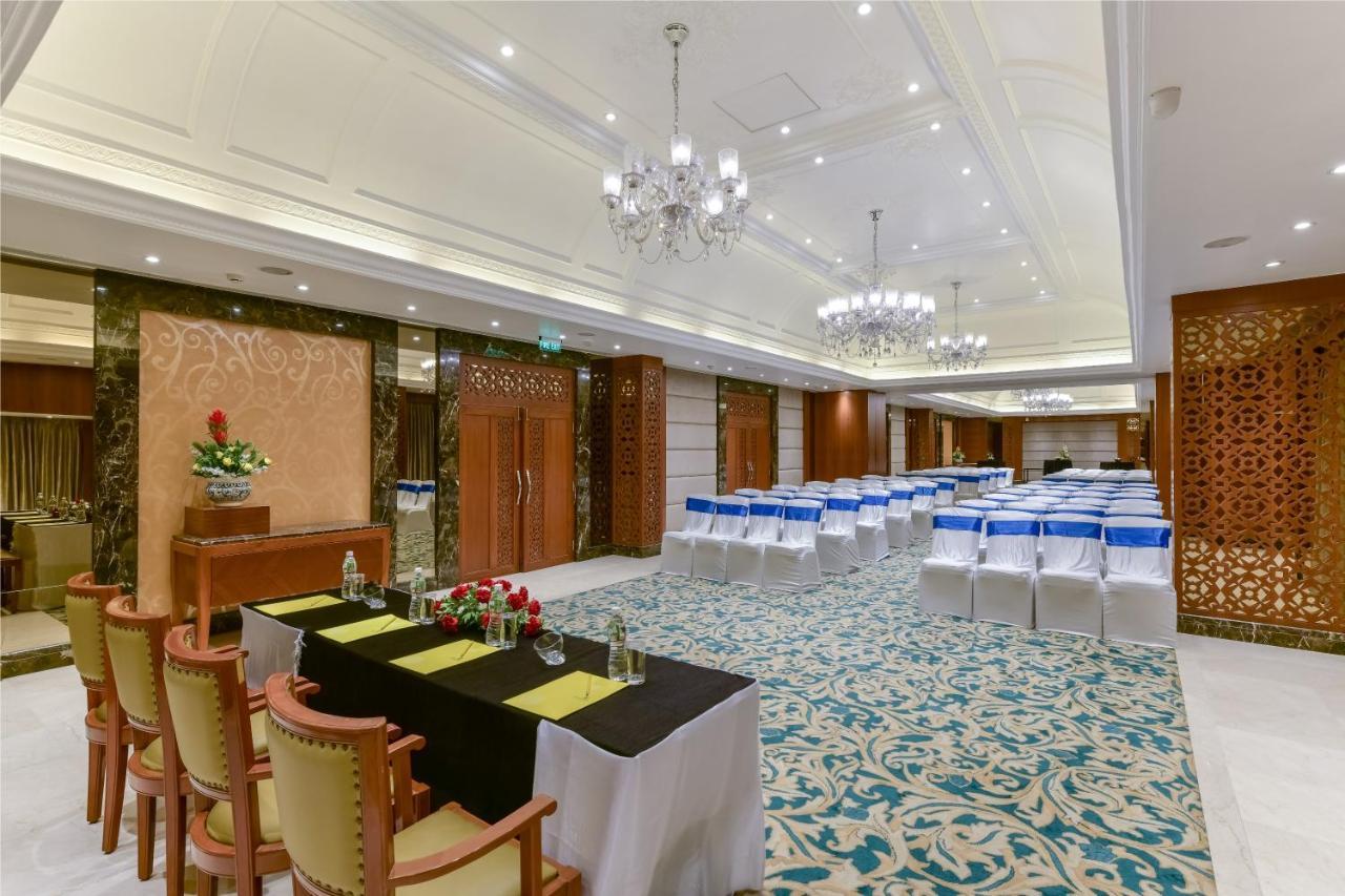 Lemon Tree Premier “The Atrium” Ahmedabad Hotel Luaran gambar