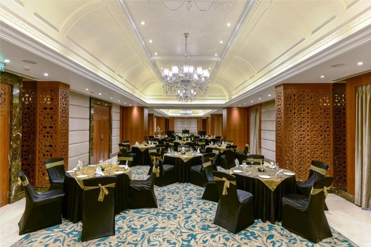 Lemon Tree Premier “The Atrium” Ahmedabad Hotel Luaran gambar